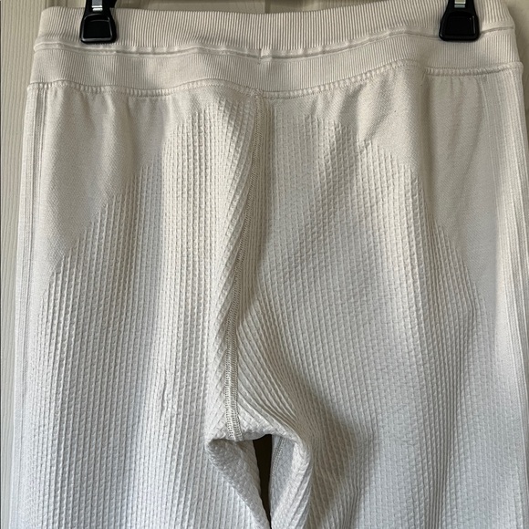 Lululemon Athletica women’s jogger 8 waffle knit - Picture 6 of 11